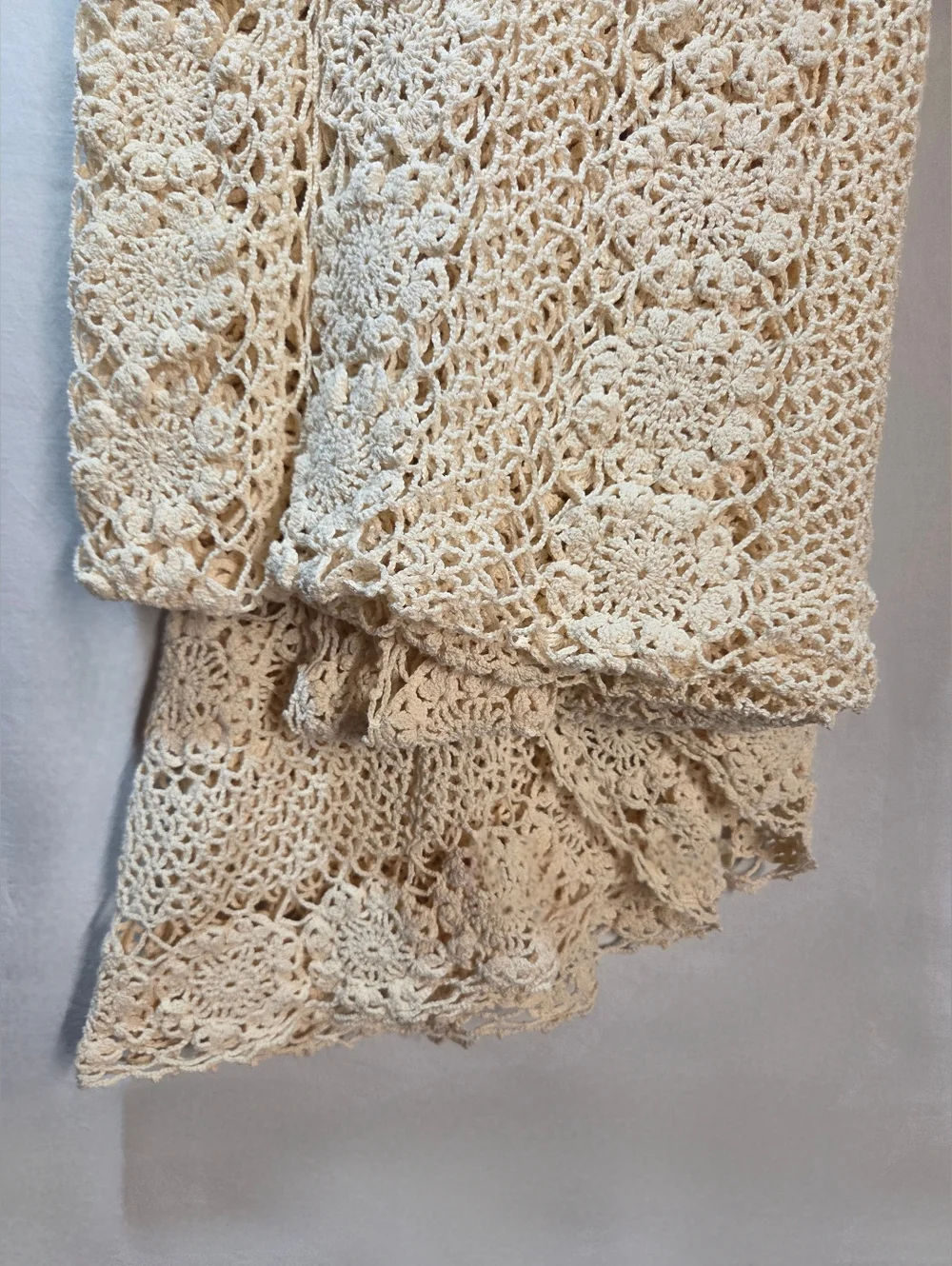 Large Oval Ivory Crochet Tablecloth Handmade Vintage Bohemian Cottagecore - Picture 2 of 6